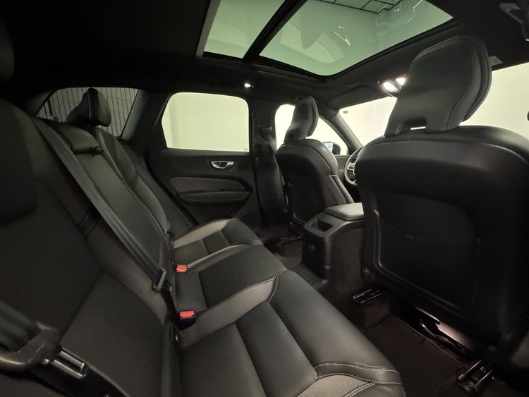Volvo XC60 T6 RECHARGE PLUS DARK AUTO foto 38