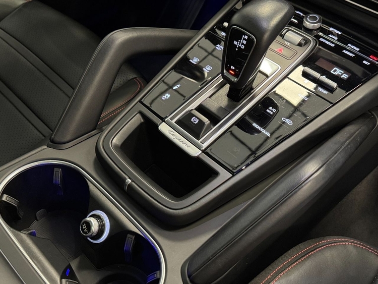 Porsche Cayenne CAYENNE COUPÉ E-HYBRID foto 39