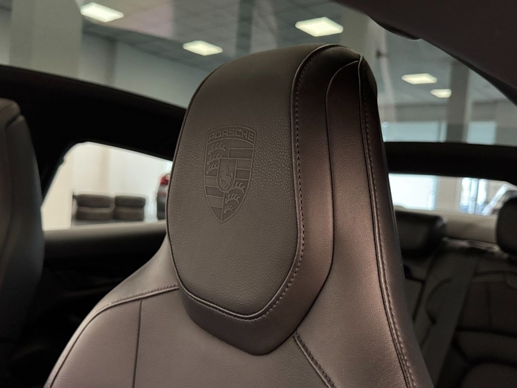 Porsche Taycan TAYCAN foto 42