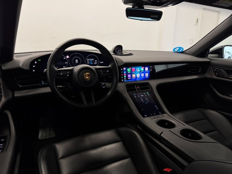 Porsche Taycan TAYCAN foto 9