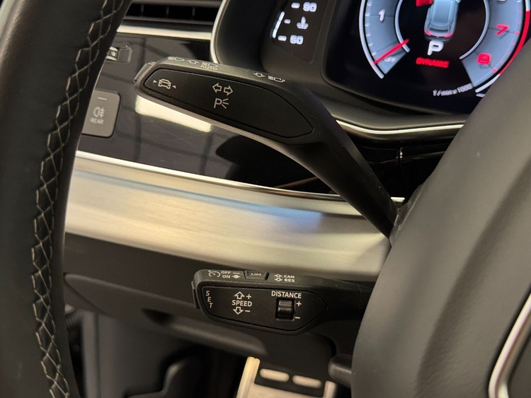 Audi Q8 55TFSI BLACK LIMITED  foto 24