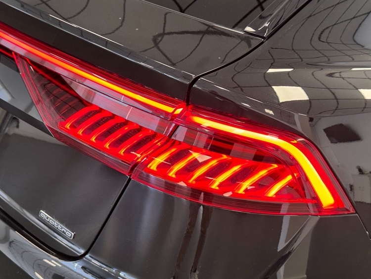 Audi Q8 55TFSI BLACK LIMITED  foto 55