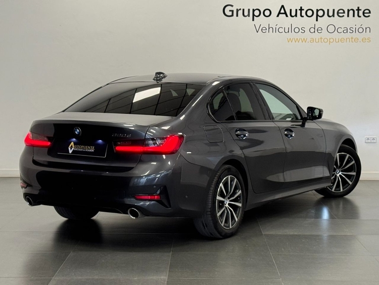 BMW Serie 3 SERIE 320D foto 4