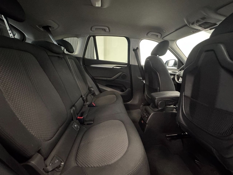 BMW X1 SDRIVE 18D  foto 38