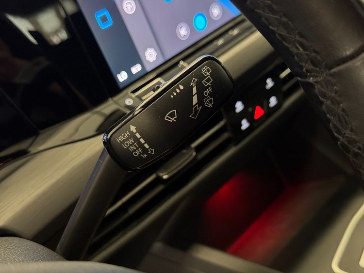Volkswagen Golf E-HYBRID 204CV DSG foto 22