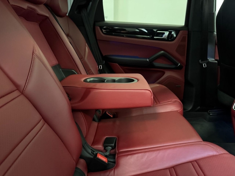 Porsche Cayenne CAYENNE foto 49