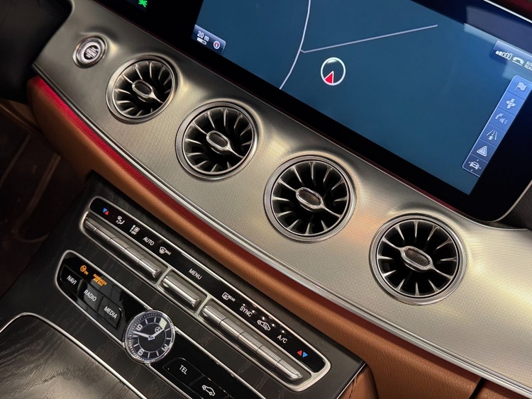 Mercedes Clase E 220D AMG foto 32