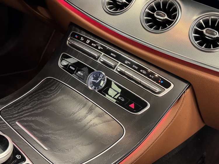 Mercedes Clase E 220D AMG foto 33
