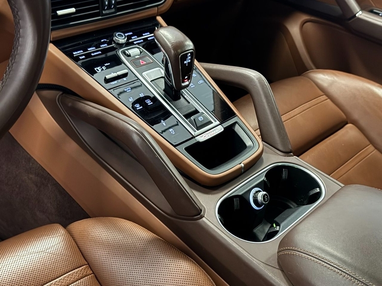 Porsche Cayenne CAYENNE foto 19
