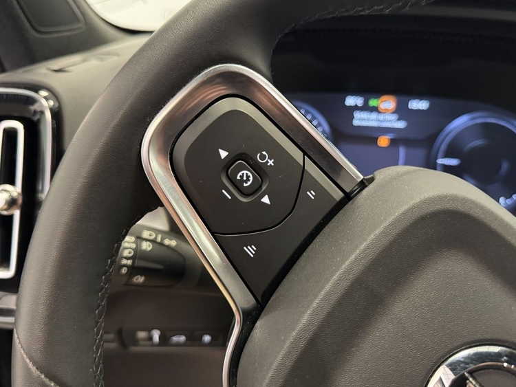 Volvo XC40 T4 PLUS BRIGHT AUTO  foto 17