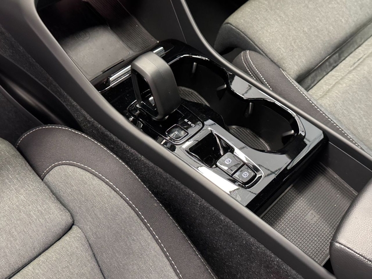Volvo XC40 T4 PLUS BRIGHT AUTO  foto 22
