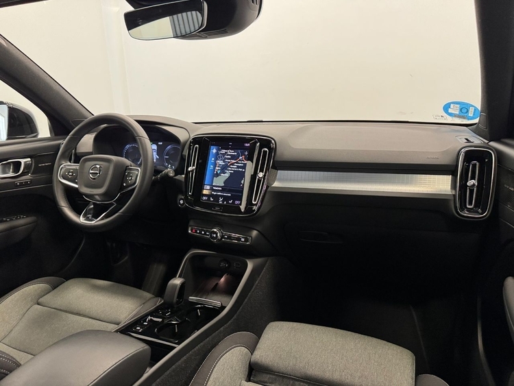 Volvo XC40 T4 PLUS BRIGHT AUTO  foto 11