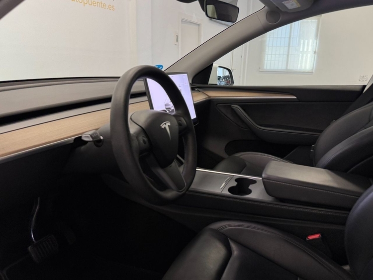 Tesla Model Y GRAN AUTONOMIA RWD foto 15