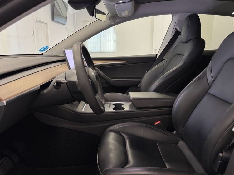 Tesla Model Y GRAN AUTONOMIA RWD foto 16