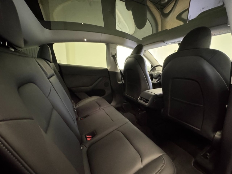 Tesla Model Y GRAN AUTONOMIA RWD foto 36