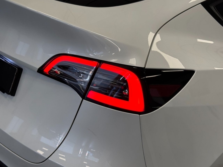 Tesla Model Y GRAN AUTONOMIA RWD foto 38