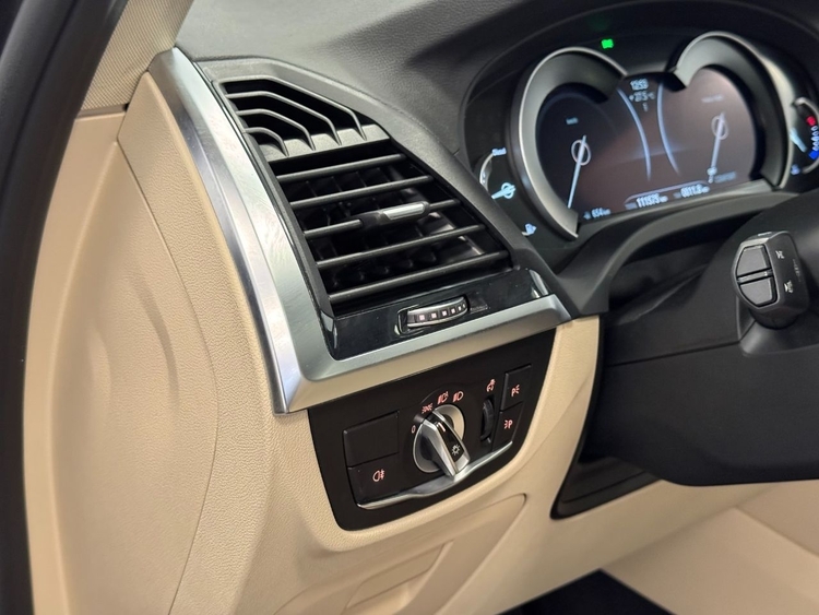 BMW X3 XDRIVE 20D foto 18