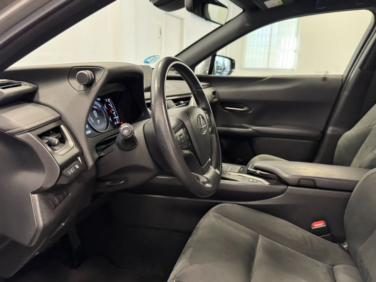 Lexus UX 250H BUSINESS miniatura 14