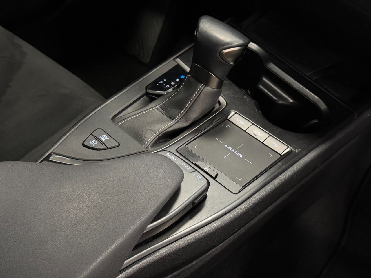 Lexus UX 250H BUSINESS miniatura 31