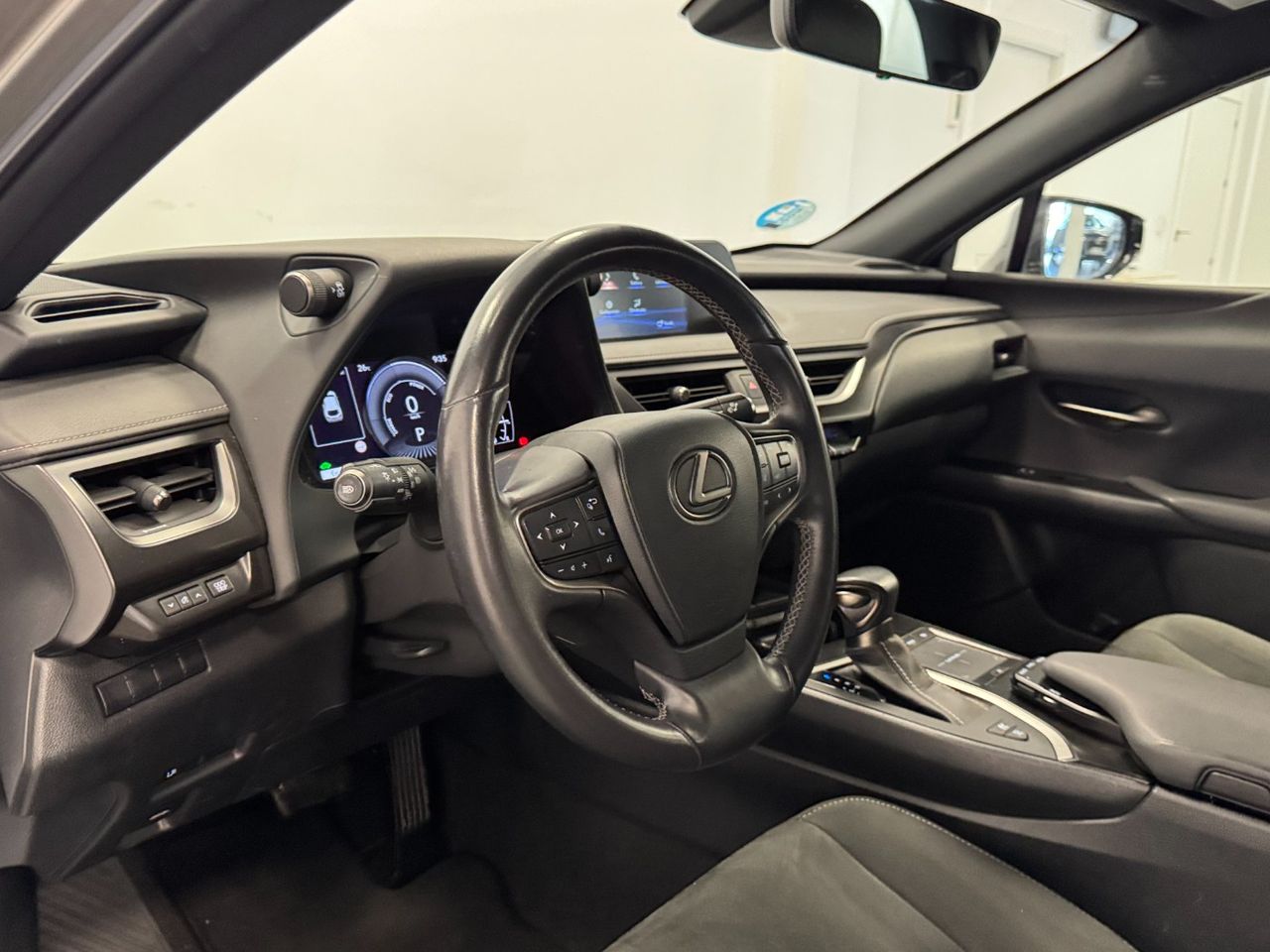 Lexus UX 250H BUSINESS miniatura 8