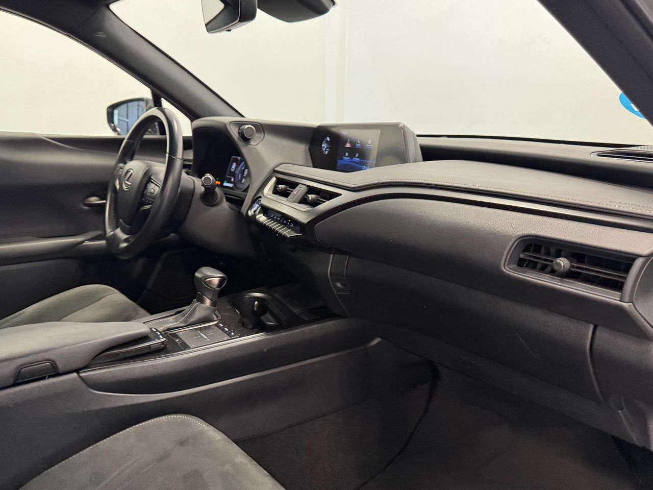 Lexus UX 250H BUSINESS foto 26