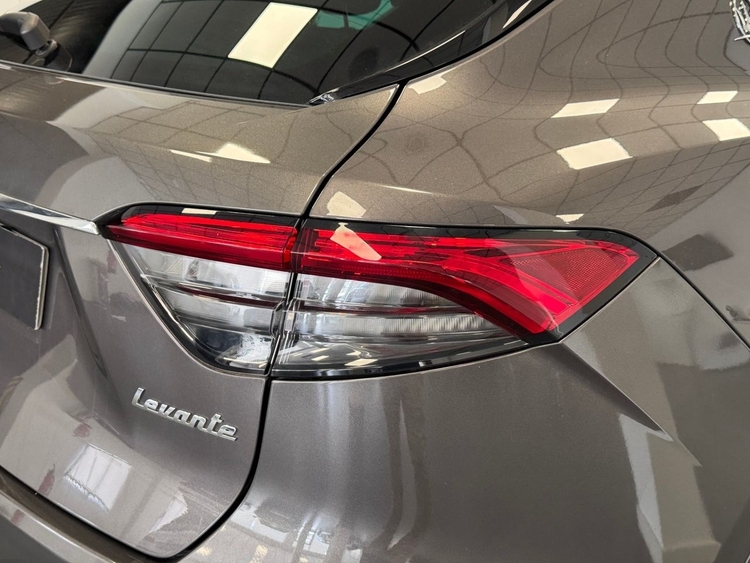 Maserati Levante LEVANTE GRANLUSSO 3.0 V6 foto 45