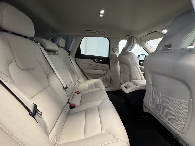 Volvo XC60 INSCRIPTION AUTO foto 42
