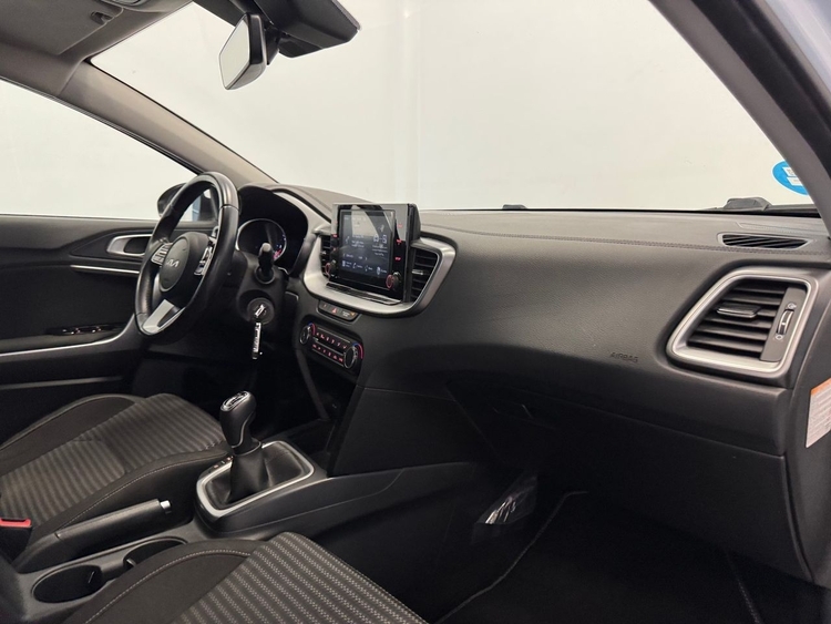 Kia Ceed DRIVE 1.6 MHEV  foto 24