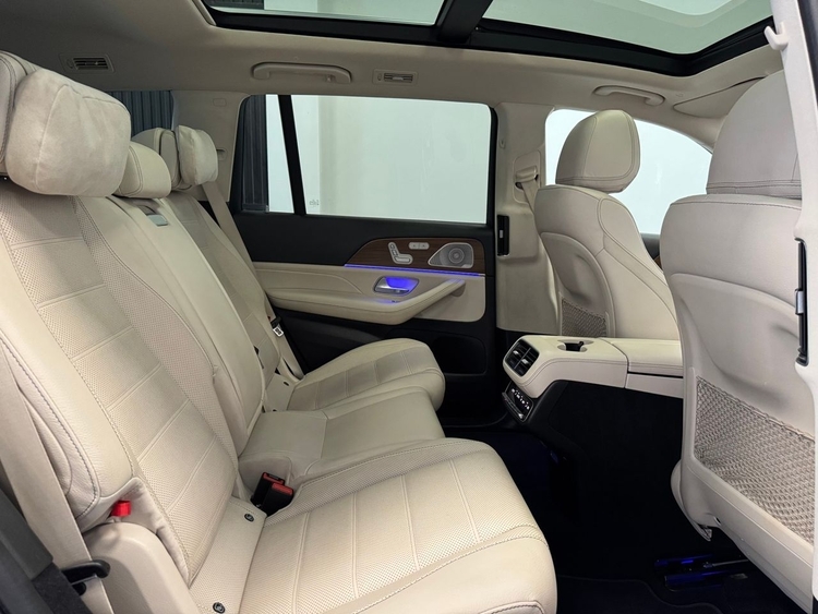 Mercedes GLS AMG 4MATIC 400D foto 49