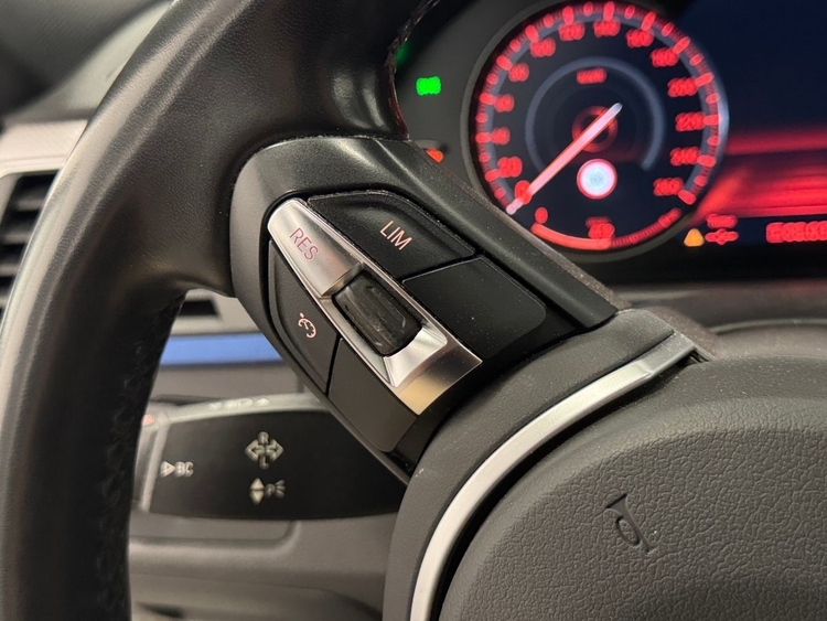 BMW Serie 3 318D AUTO M foto 22