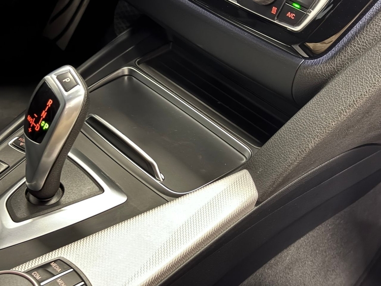 BMW Serie 3 318D AUTO M foto 39