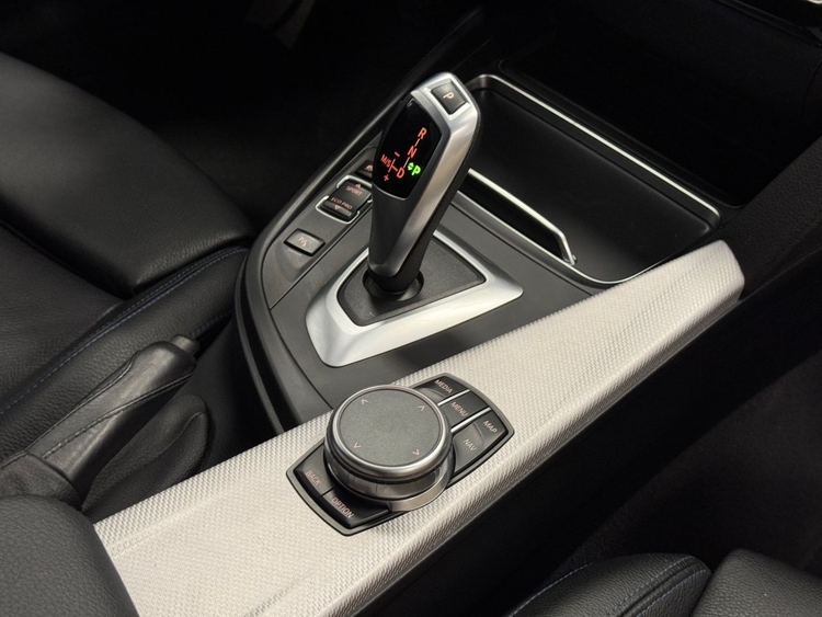 BMW Serie 3 318D AUTO M foto 40