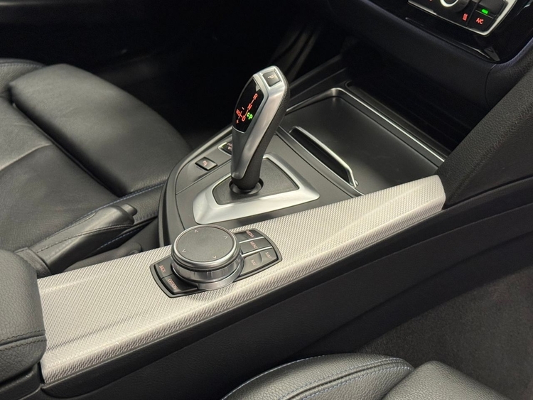 BMW Serie 3 318D AUTO M foto 41