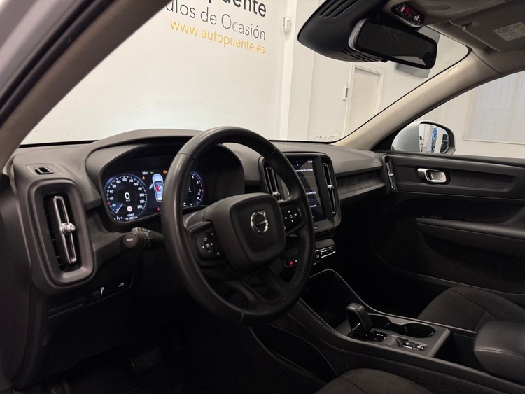 Volvo XC40 MOMENTUM CORE AUTO foto 13