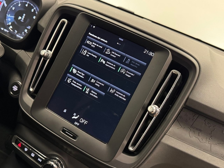 Volvo XC40 MOMENTUM CORE AUTO foto 29