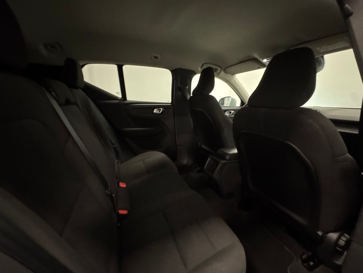 Volvo XC40 MOMENTUM CORE AUTO foto 31
