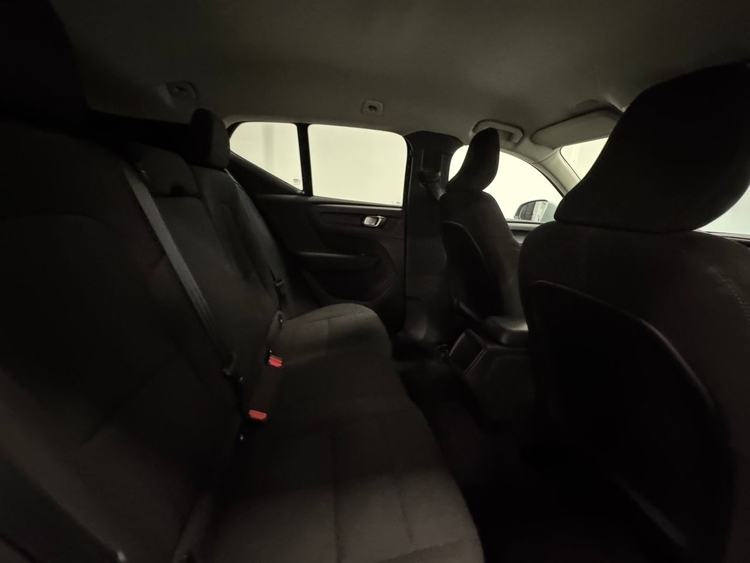 Volvo XC40 MOMENTUM CORE AUTO foto 32