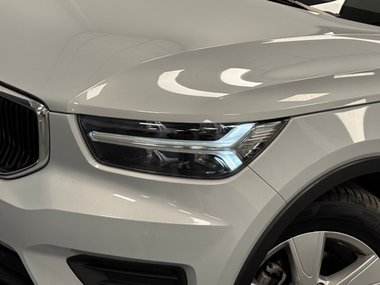 Volvo XC40 MOMENTUM CORE AUTO foto 35