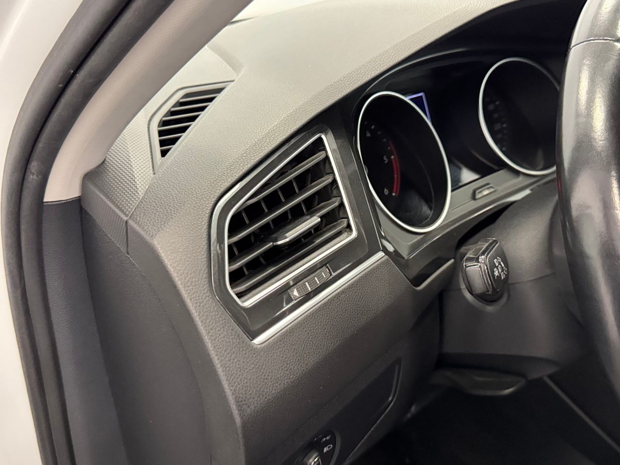 Volkswagen Tiguan ADVANCED miniatura 14