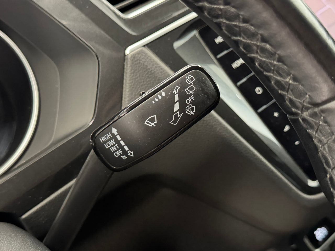 Volkswagen Tiguan ADVANCED miniatura 18