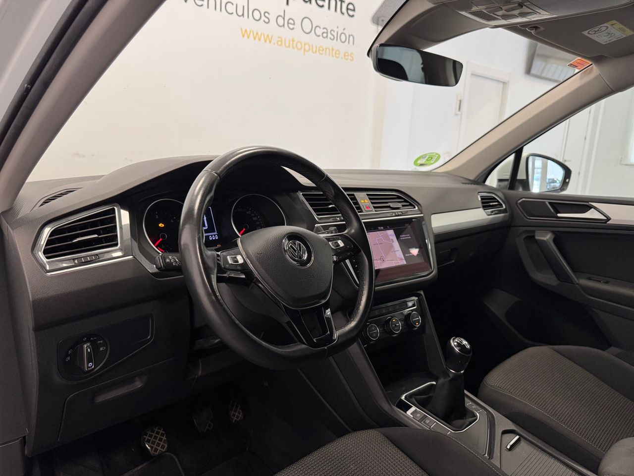Volkswagen Tiguan ADVANCED miniatura 11