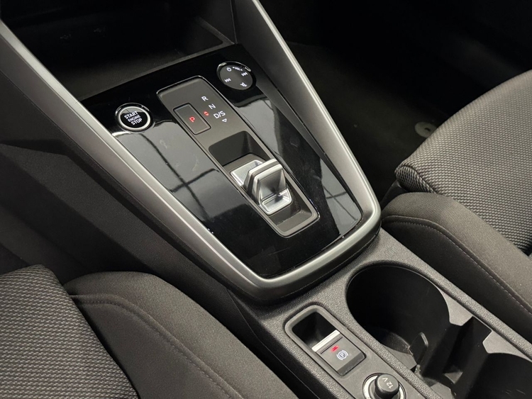 Audi A3 S-LINE  40TFSI E foto 23