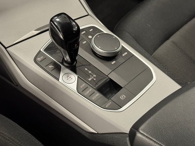 BMW Serie 3 320D AUTO foto 25