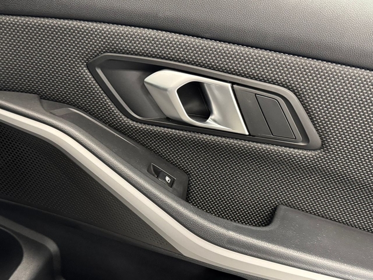 BMW Serie 3 320D AUTO foto 28