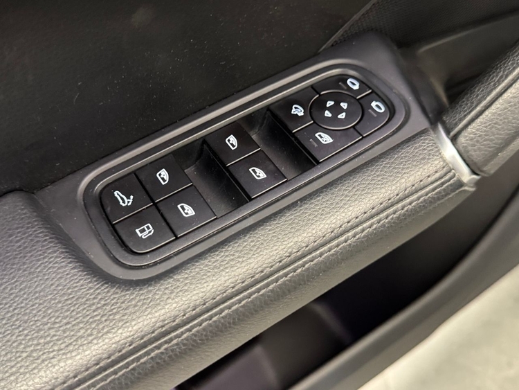 Porsche Cayenne E-HYBRID foto 15