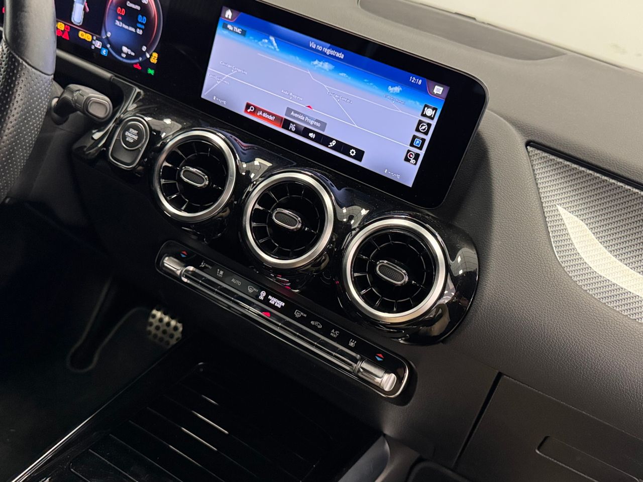 Mercedes GLA 250E AMG miniatura 36