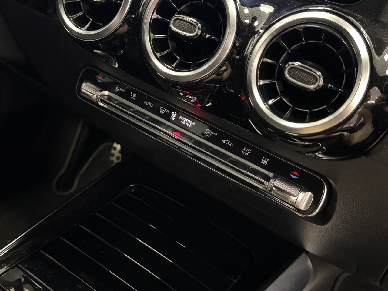 Mercedes GLA 250E AMG miniatura 38