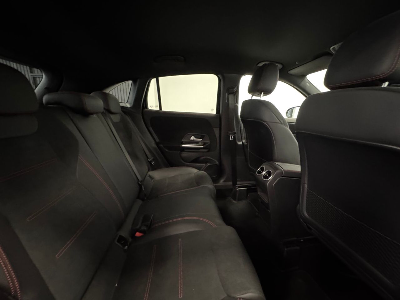 Mercedes GLA 250E AMG miniatura 43
