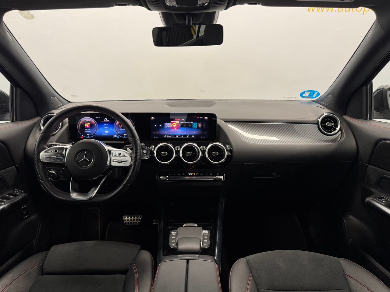 Mercedes GLA 250E AMG miniatura 10