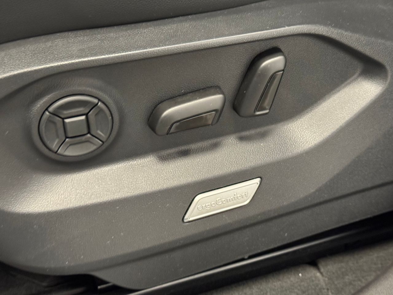 Volkswagen Touareg R V6 TIP 4M miniatura 21